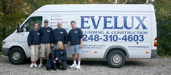 Evelux_van-and-staff